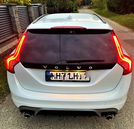 Volvo V60 cena 103300 przebieg: 67450, rok produkcji 2017 z Nowogród Bobrzański małe 781